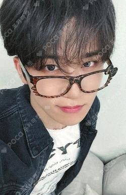 LOST APPLEMUSIC JunWoo photocard image