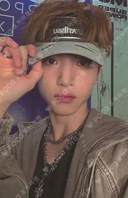 HOUSE OF TRICKY : WRECKING THE HOUSE KEYRING ver. YUJUN photocard image