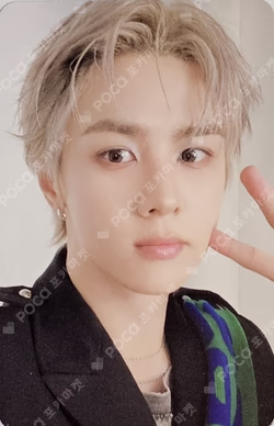 Eternal White Ornament Ver. KUN photocard image