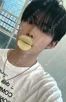 UNDENIABLE JUMP UP Kim Gyu Rae photocard image