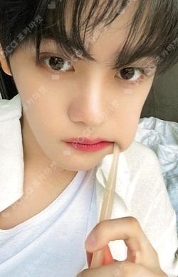 NEVER SAY NEVER QQ MUSIC KIM GYUVIN photocard image