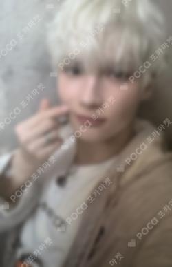 TOMORROW X TOGETHER 2026 SEASON’S GREETINGS HUENINGKAI photocard image