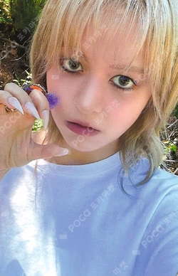 Fe3O4: STICK OUT IDOUSTAGE Lily photocard image