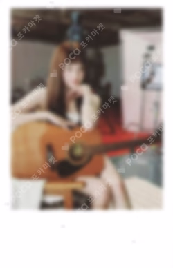 LE SSERAFIM 2026 SEASON’S GREETINGS HUH YUNJIN photocard image