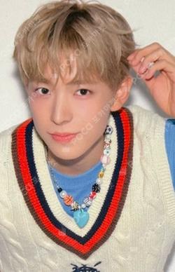 NCT YUSHI photocard image