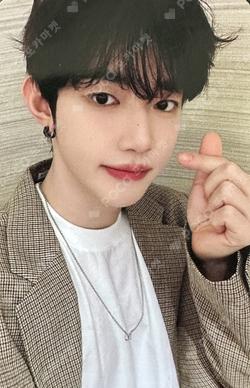 ZEROBASEONE ZHANG HAO photocard image