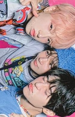 2026 SEASON'S GREETINGS RANDOM TRADING CARD SET A ver. Unit photocard image