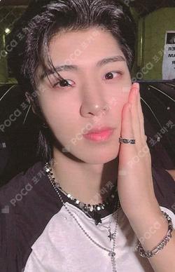 UNBROKEN NO RETREAT VER. WYATT photocard image