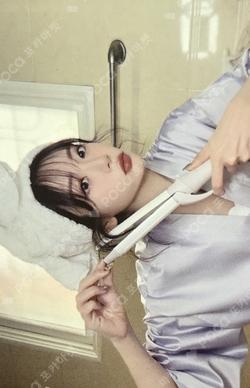 UAU 2026 Season's Greeting THE NIGHT BLOOM JIU photocard image