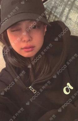 2025 OA [ZEN SERIF] Merch WEVERSE REWARD JENNIE photocard image