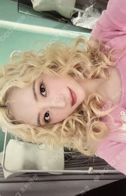 UAU 2026 Season's Greeting THE NIGHT BLOOM SUA photocard image