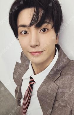 2026 SEASON'S GREETINGS LEETEUK photocard image