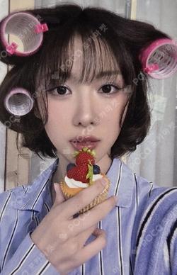 UAU 2026 Season's Greeting THE NIGHT BLOOM SOUND WAVE YOOHYEON photocard image