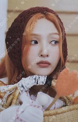 2026 SEASON'S GREETINGS YES24 JOY photocard image