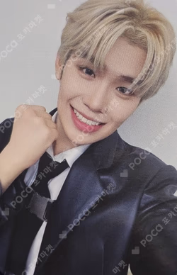 2026 SEASON'S GREETINGS [(0_1) World] ALADIN KIM TAERAE photocard image