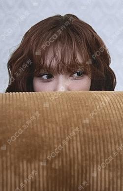 2026 SEASON'S GREETINGS WEVERSE WENDY photocard image