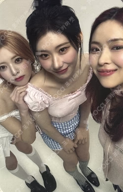 2026 SEASON'S GREETINGS [Best Friends Forever] ALADIN