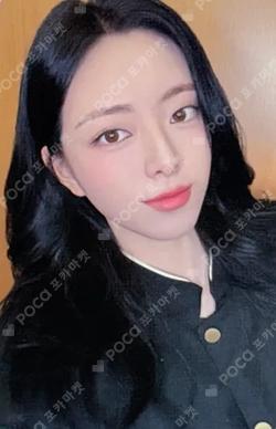 ITZY YUNA photocard image