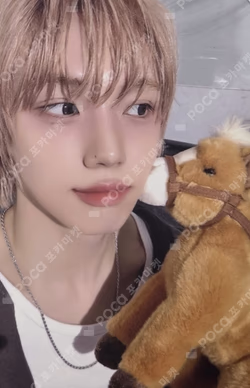 2026 SEASON'S GREETINGS WE ARE CRAVITY CREW STARSHIPSQUARE SEONGMIN photocard image