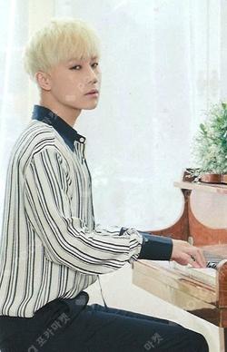 SHINE POST CARD & PHOTOCARD & STICKER SET KimSungKyu photocard image