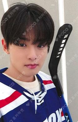 YOUNI-T MAKESTAR WOONO photocard image