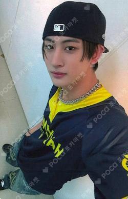 YOUNI-T SOUND WAVE HYUNGSEOK photocard image