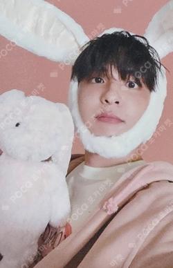 2026 SEASON'S GREETINGS [PRESS THE BUTTON] FANS SHOP WONPIL photocard image