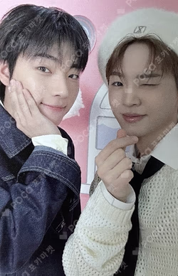 ONF x ONKKOMIZ POP-UP STORE ONKKOMIZ DREAM HOUSE KEYCAP KEYRING SET