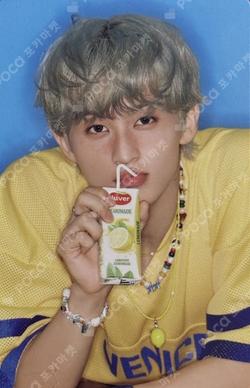 2026 SEASON'S GREETINGS SM STORE MARK photocard image