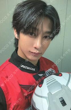 THE X WITHMUU HYUNGWON photocard image