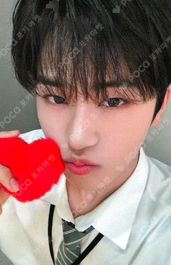 LOST Mubeat JunWoo photocard image