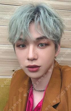Imagen de la photocard de KANG DANIEL de KANG DANIEL