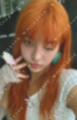 NOT CUTE ANYMORE WEVERSE REWARD IROHA photocard image