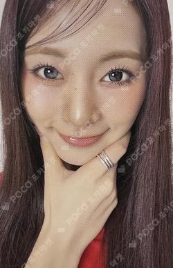 2026 SEASON'S GREETINGS [RED WHISPERS] FANS SHOP TZUYU photocard image