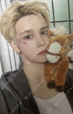 2026 SEASON'S GREETINGS WE ARE CRAVITY CREW STARSHIPSQUARE SERIM photocard image