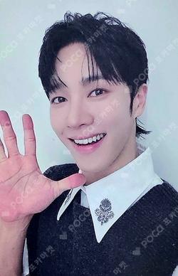 2026 SEASON'S GREETINGS CLASSIC SIDE Ver. LEE GI KWANG photocard image