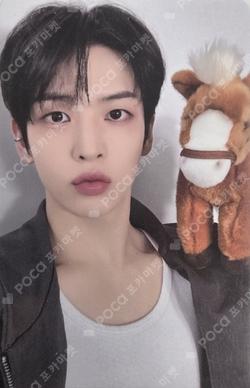 2026 SEASON'S GREETINGS WE ARE CRAVITY CREW STARSHIPSQUARE