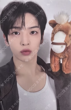 2026 SEASON'S GREETINGS WE ARE CRAVITY CREW STARSHIPSQUARE ALLEN photocard image