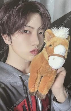 2026 SEASON'S GREETINGS WE ARE CRAVITY CREW STARSHIPSQUARE WONJIN photocard image