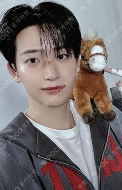 2026 SEASON'S GREETINGS WE ARE CRAVITY CREW STARSHIPSQUARE JUNGMO photocard image