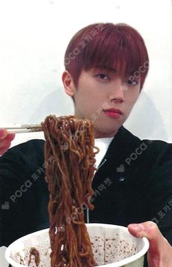 UNBROKEN JUMP UP MINKYUN photocard image