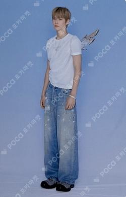 2026 SEASON'S GREETINGS RANDOM TRADING CARD SET B ver. EUNSEOK photocard image