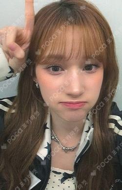 BUBBLE GUM WHOSFAN HUENING BAHIYYIH photocard image