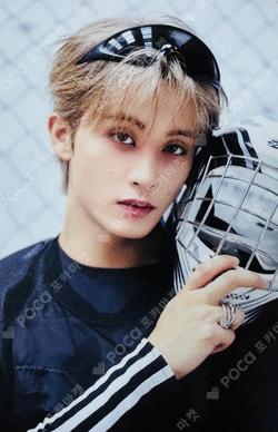 2026 SEASON'S GREETINGS MARK photocard image