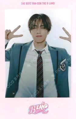THE BOYZ FAN-CON THE B LAND in JAPAN THE BOYZ GOTCHA LAND POLAROID PHOTOCARD SUNWOO photocard image