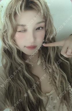 2026 SEASON'S GREETING i-dle & Soil Co. APPLEMUSIC YUQI photocard image