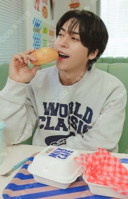 2025 HIGHLIGHT FAN CON [WELCOME TO THE HIGH-MART] TRADING PHOTO CARD SON DONG WOON photocard image