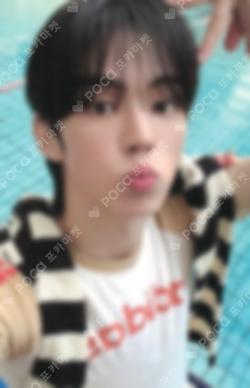 play hard YIZHIYU DOHOON photocard image