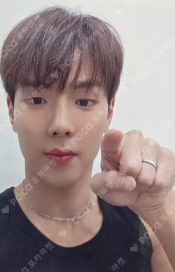 THE X MAKESTAR SHOWNU photocard image