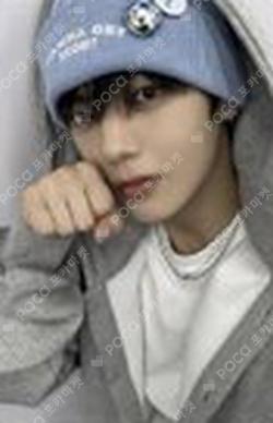 BOYS II PLANETArchive Exhibition ‘AFTER, JOURNEY’ HOLDER &  PHOTOCARD SET LEEJEONG photocard image